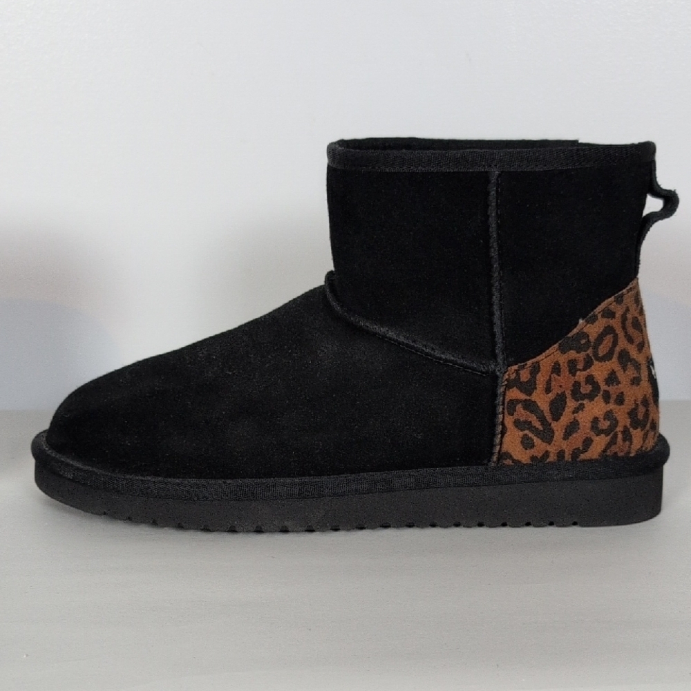 Koolaburra by Ugg Suede Boots with Sherpa Lining - Picture 9 of 12